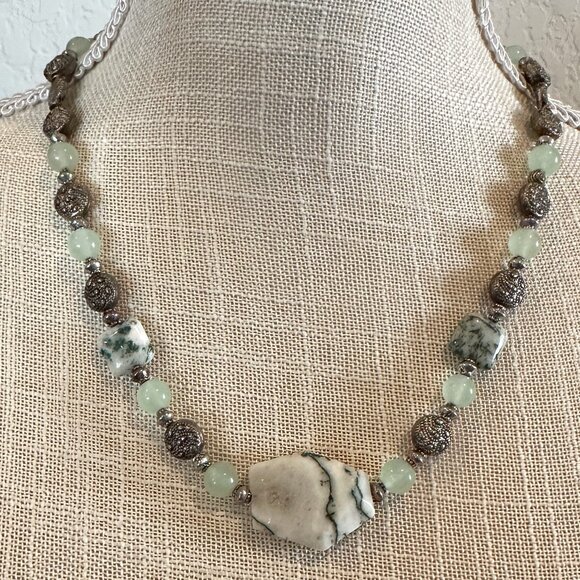Agate Stone and Glass Bead Necklace - Picture 1 of 9